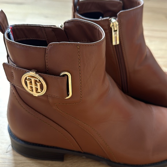 Tommy Hilfiger brown women's boots size 10M - Picture 2 of 9